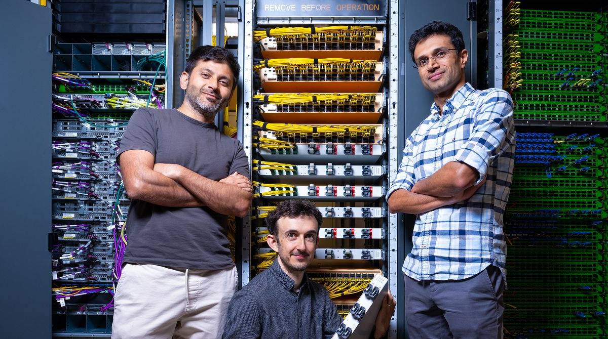 Amazon Deploys RNG Networking in Data Centers