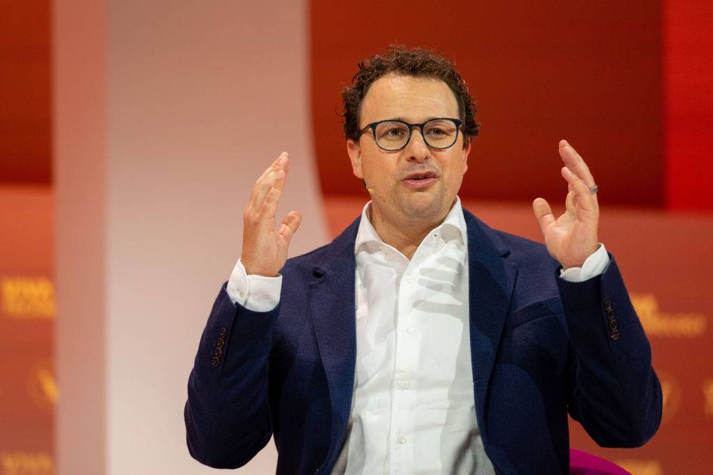 Anthropic's Claude Gains Traction Among Paid Consumers