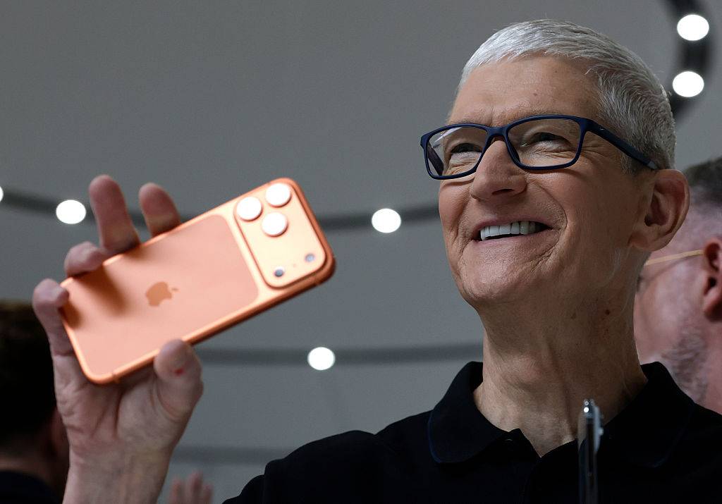 Apple Weaves AI Into iPhone Apps With iOS 27