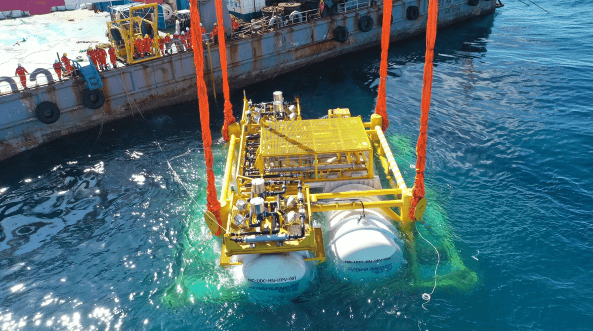 China Launches Wind-Powered Underwater Data Center