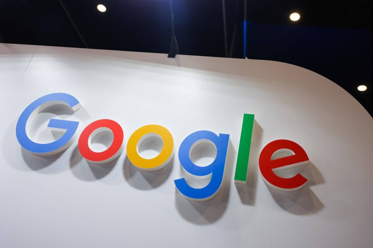 Google Sues Alleged Chinese Cybercrime Group Using AI to Send Scam Texts