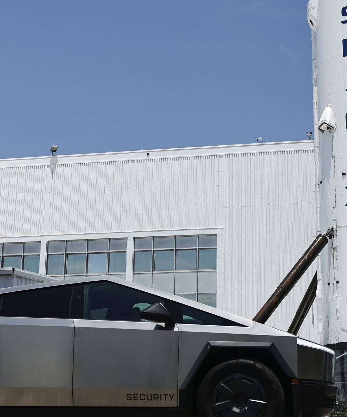 S&P 500 rejects fast SpaceX entry, blocks AI firm exception