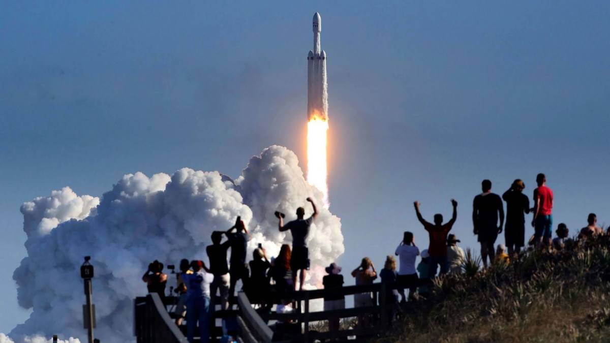 SpaceX Surpasses Amazon in Valuation, Hits $2.7T